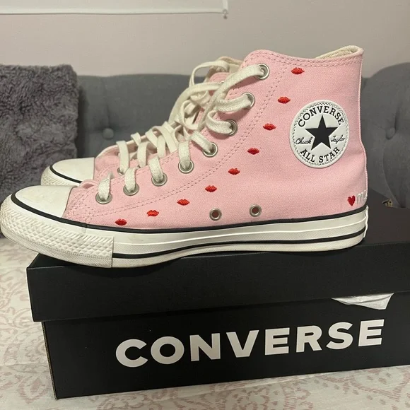 CONVERSE- SIZE-10- Pink limited edition Valentine’s Day converse